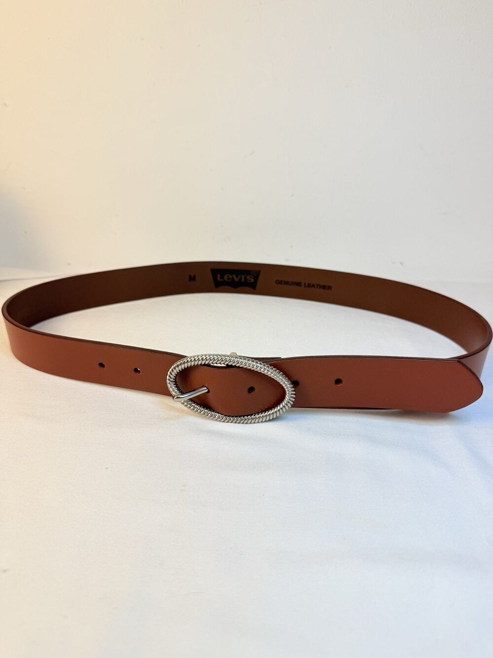 Women’s Levi’s Genuine Leather Brown Belt Silver tone Oval Buckle Size M 36-38
